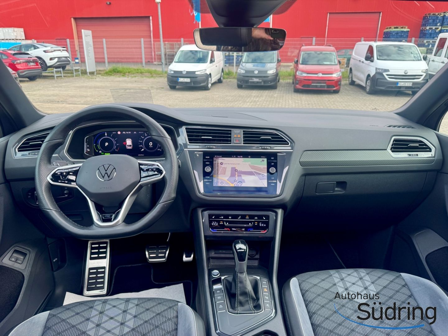 Tiguan 1,4TSI R-Line Black Style DSG HUD AHK Pan