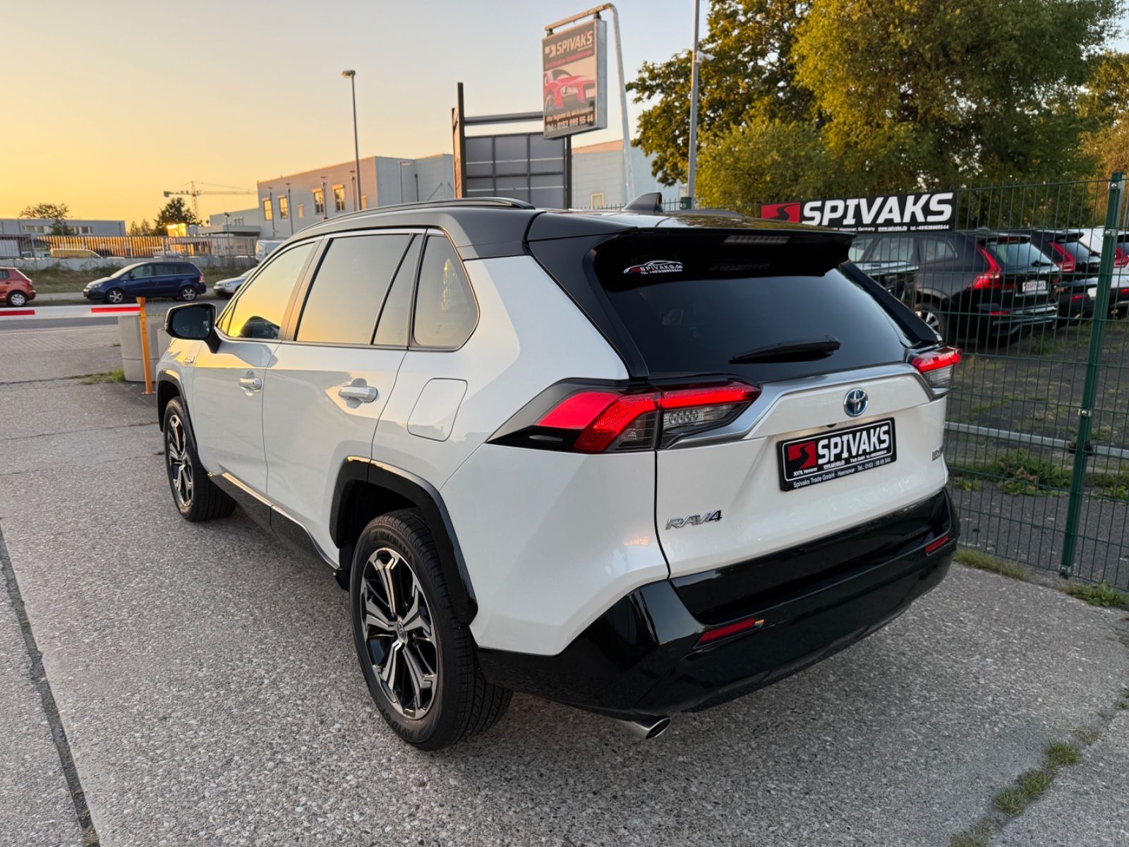 Toyota RAV4 Plug-in Hybrid 4x4 Head-Up JBL 360° Memory foto 4