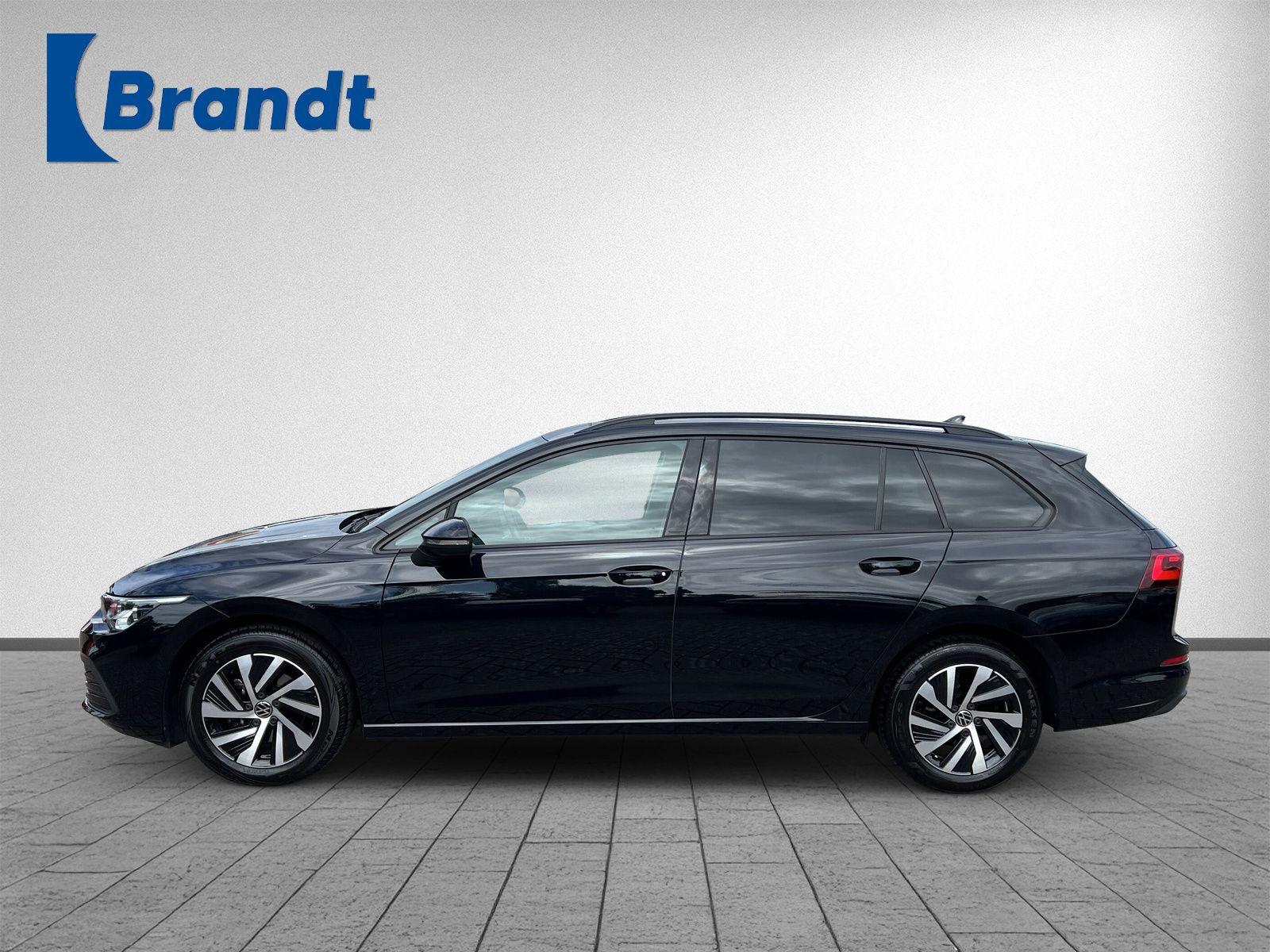 Volkswagen Golf VIII Variant 1.5 TSI Life MATRIX+PANO+NAVI