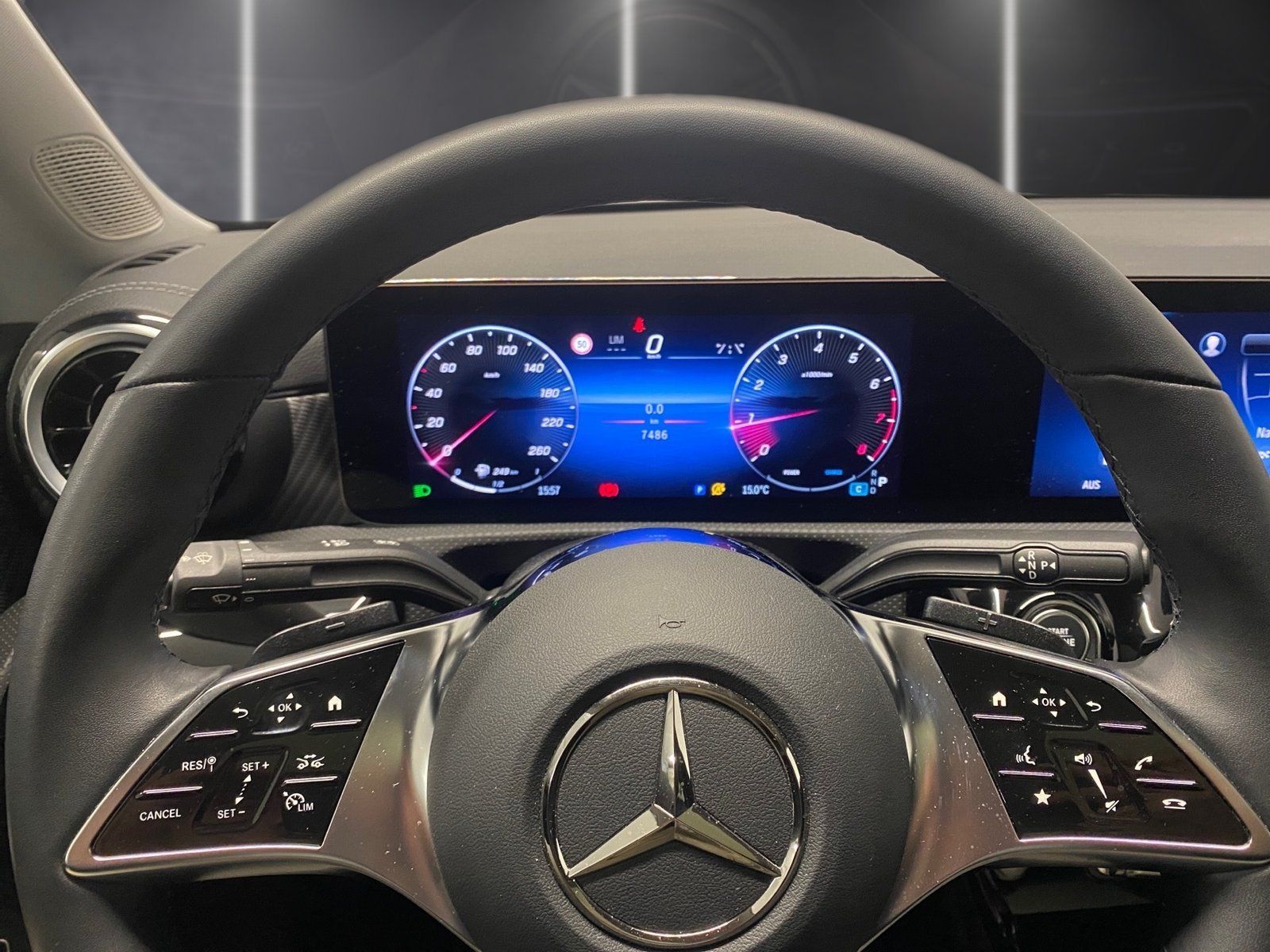 Fahrzeugabbildung Mercedes-Benz CLA 180 Progressive*Pano*AHK*Kamera*LED*CarPlay*