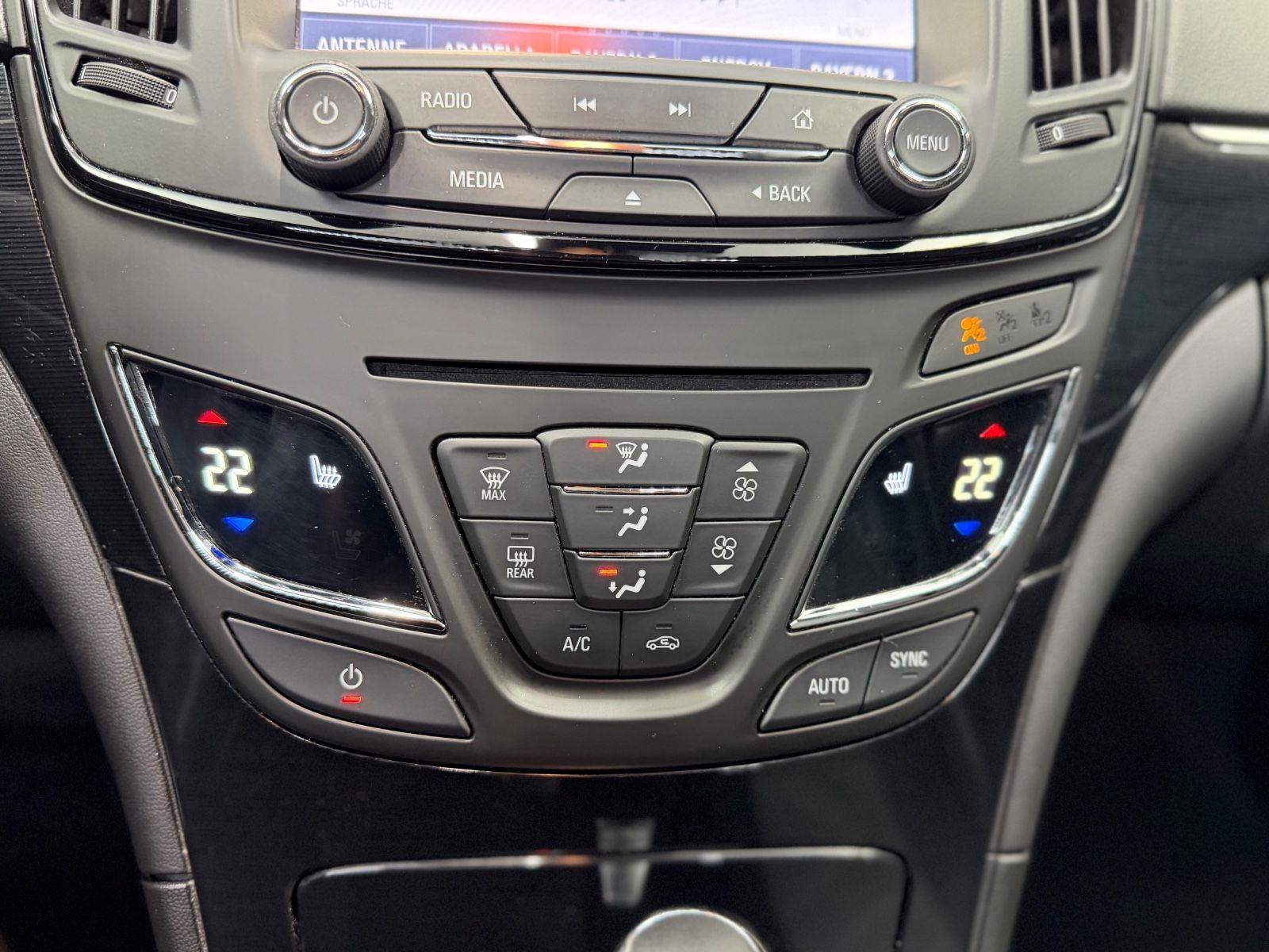 Fahrzeugabbildung Opel Insignia Sports Tourer Innovation|AUTOMATIK|RFK