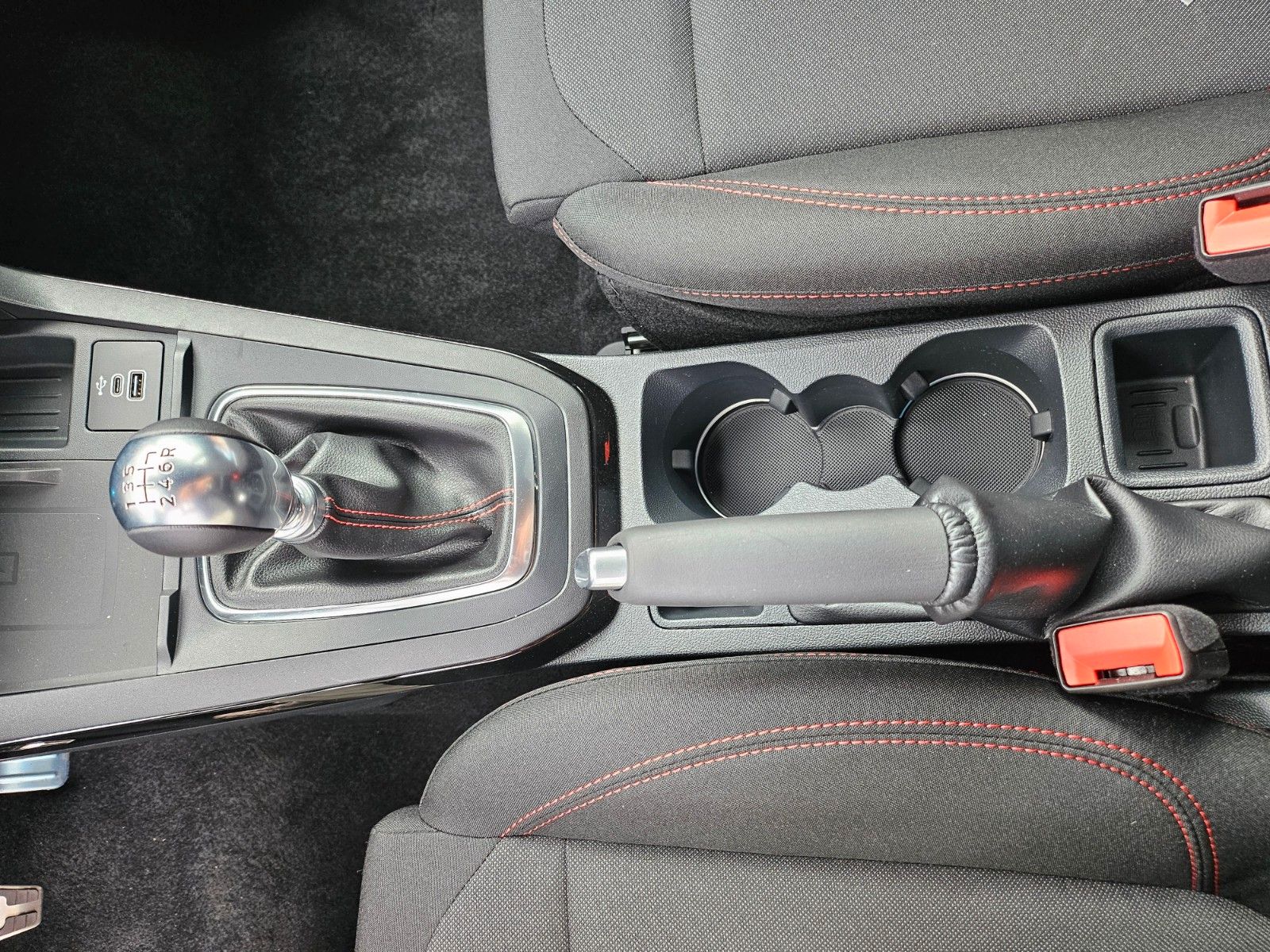 Fahrzeugabbildung Ford Puma ST-Line