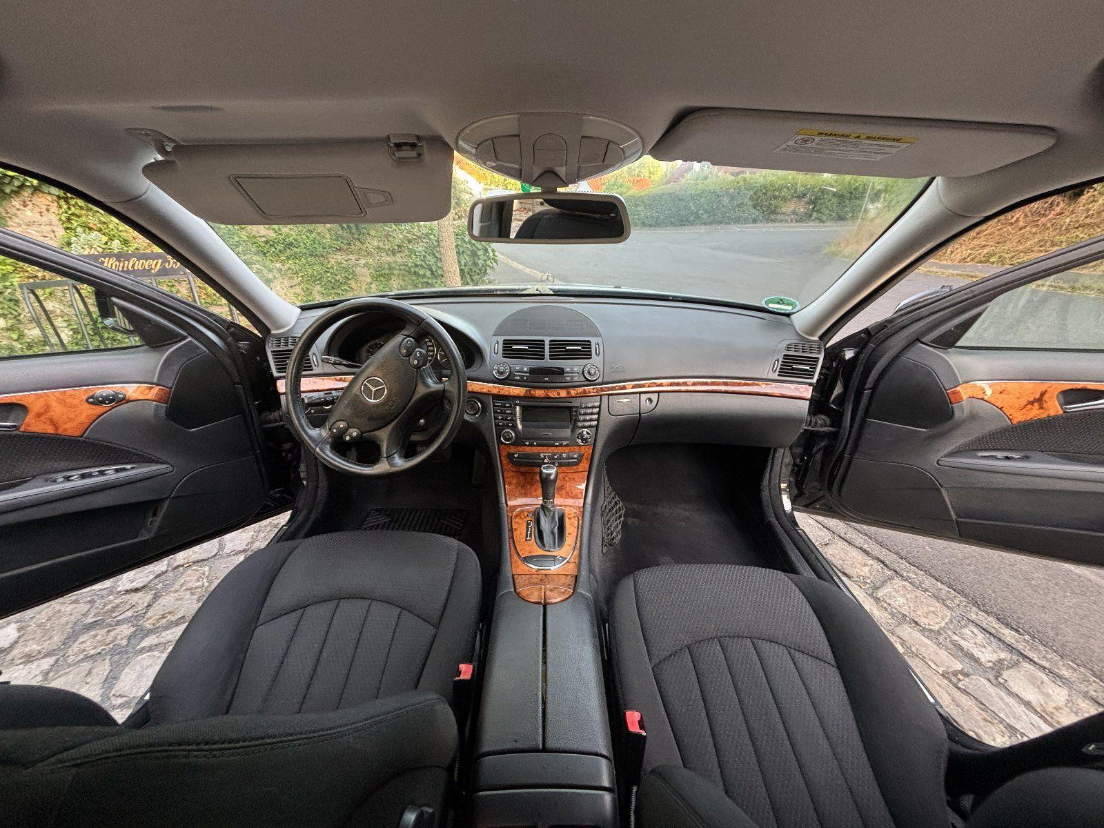 Mercedes-Benz E220 2006 — photo 8