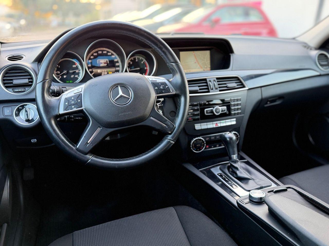 Mercedes-Benz C200 2014 — фото 15