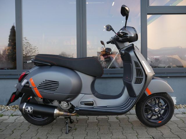 Vespa GTS 300 Supersport - 1. Hand - Grau