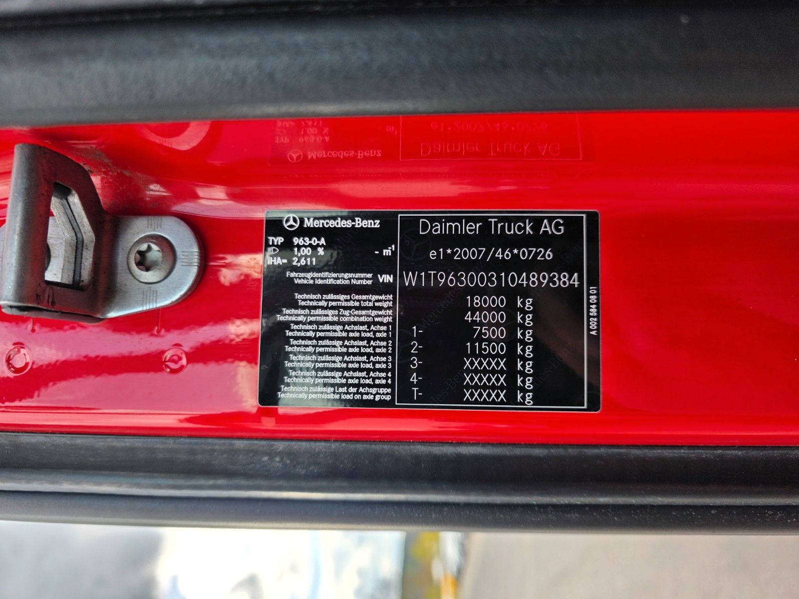 Fahrzeugabbildung Mercedes-Benz Actros 1843 LL BDF Fahrschule S&G 6 Sitze AHK