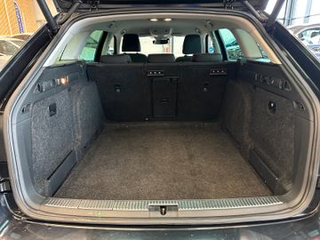 Skoda Superb Combi Style 4x4 *Shz*PDC*AHK*