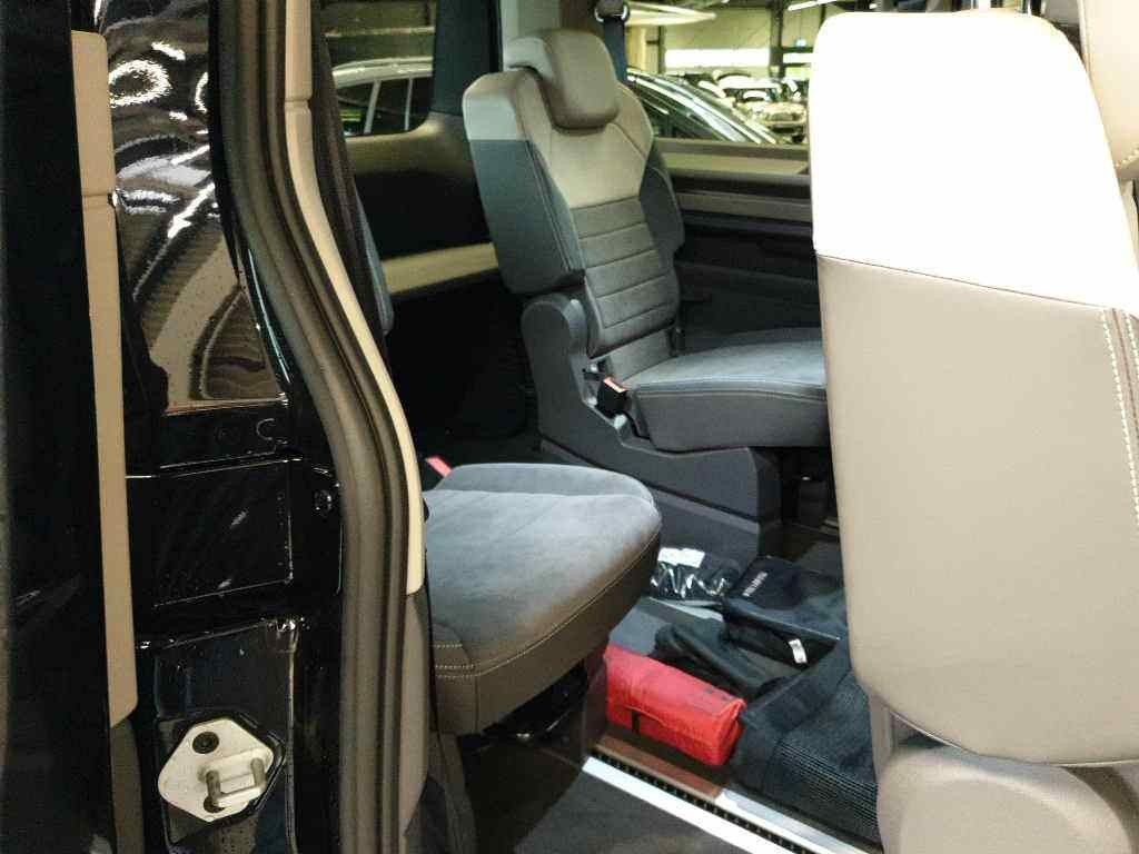 Fahrzeugabbildung Volkswagen T7 Multivan 2,0 TDI DSG Style °ACC°AHK°STANDHEIZ