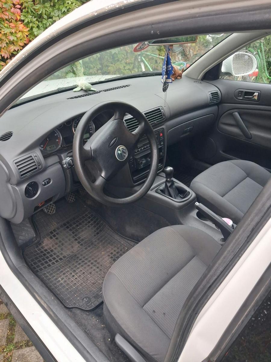Volkswagen Passat 2004 — engine 1.595 cm³, 102 HP (75kW)