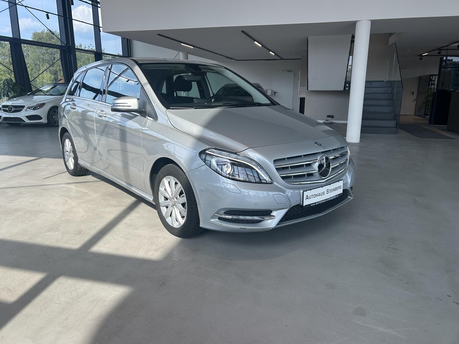 Mercedes-Benz B 180 AUTOMATIK+NAVI+KAMERA+SHZ+TEMPOMAT+PDC B 1