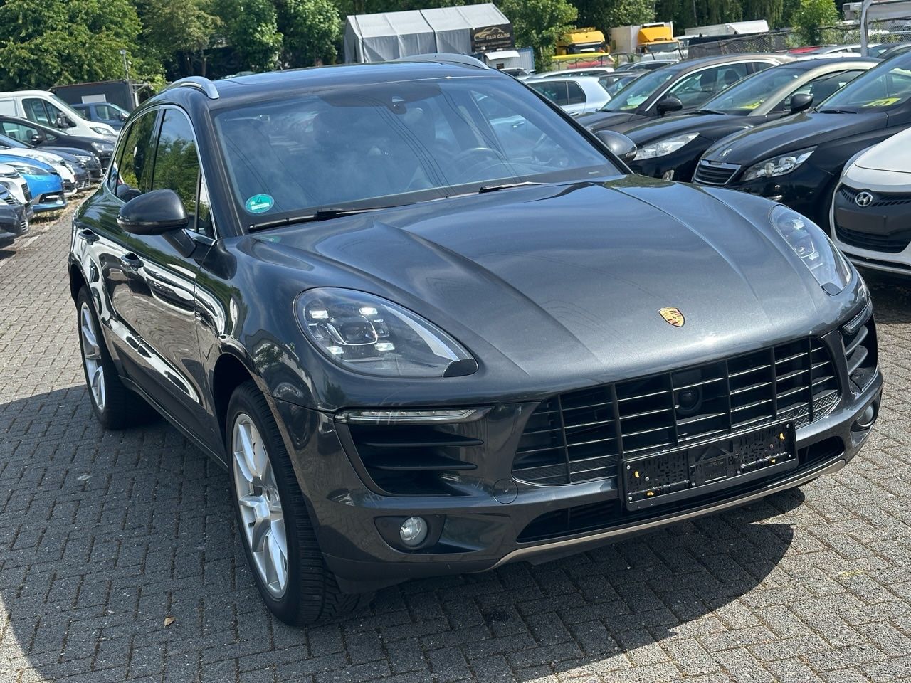 PORSCHE Macan