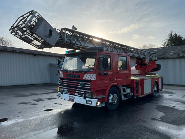 Scania 82M Feuerwehr DOKA METZ DL30H Drehleiter