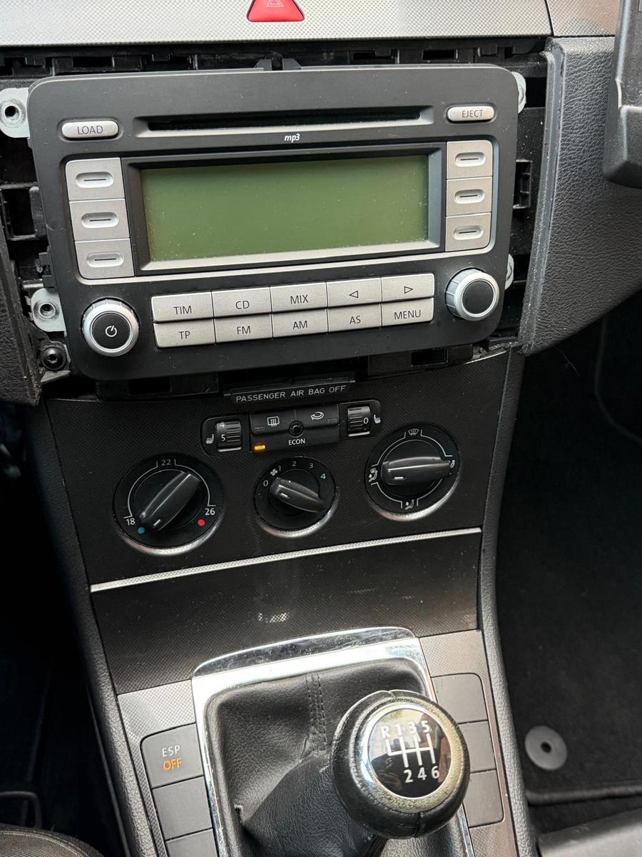 Volkswagen Passat 2006 — interior