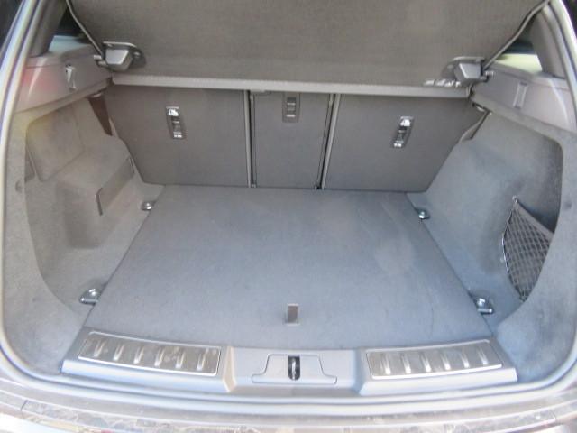 Land Rover NEU WAGEN ( NUR 99 KM ) R-Dynamic SE