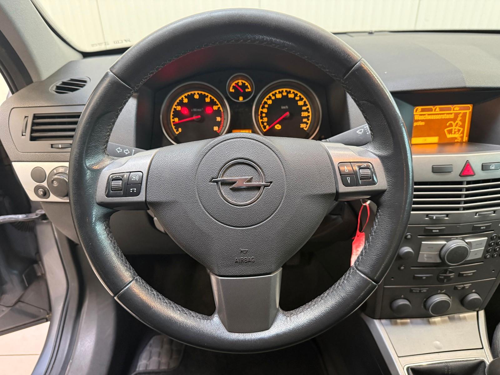 Opel Astra 2006 — photo 16