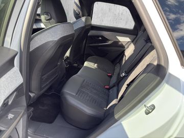 Peugeot 3008 1.2 136 GT +Navi+Kam.+LED+SD+Massage+SHZ