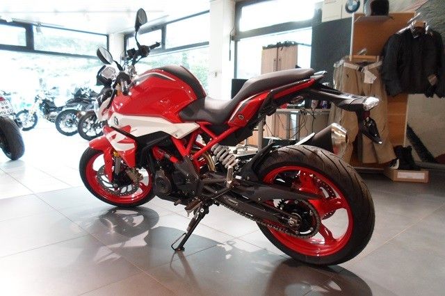 Fahrzeugabbildung BMW G310R Tageszulassung