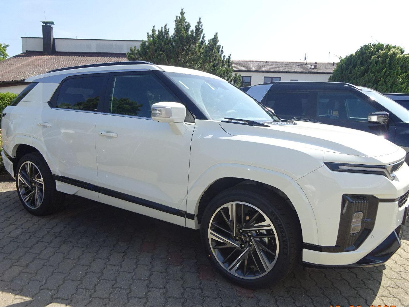 KGM ACTYON 1.5T 6AT LUX AWD
