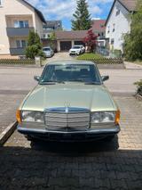 Mercedes-Benz Mercedes E230 W123 TÜV Neu - aus 1985: Mercedes