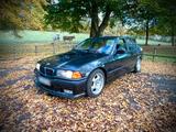 BMW E36 320i  Diamantschwarz - BMW 320: 320d E36