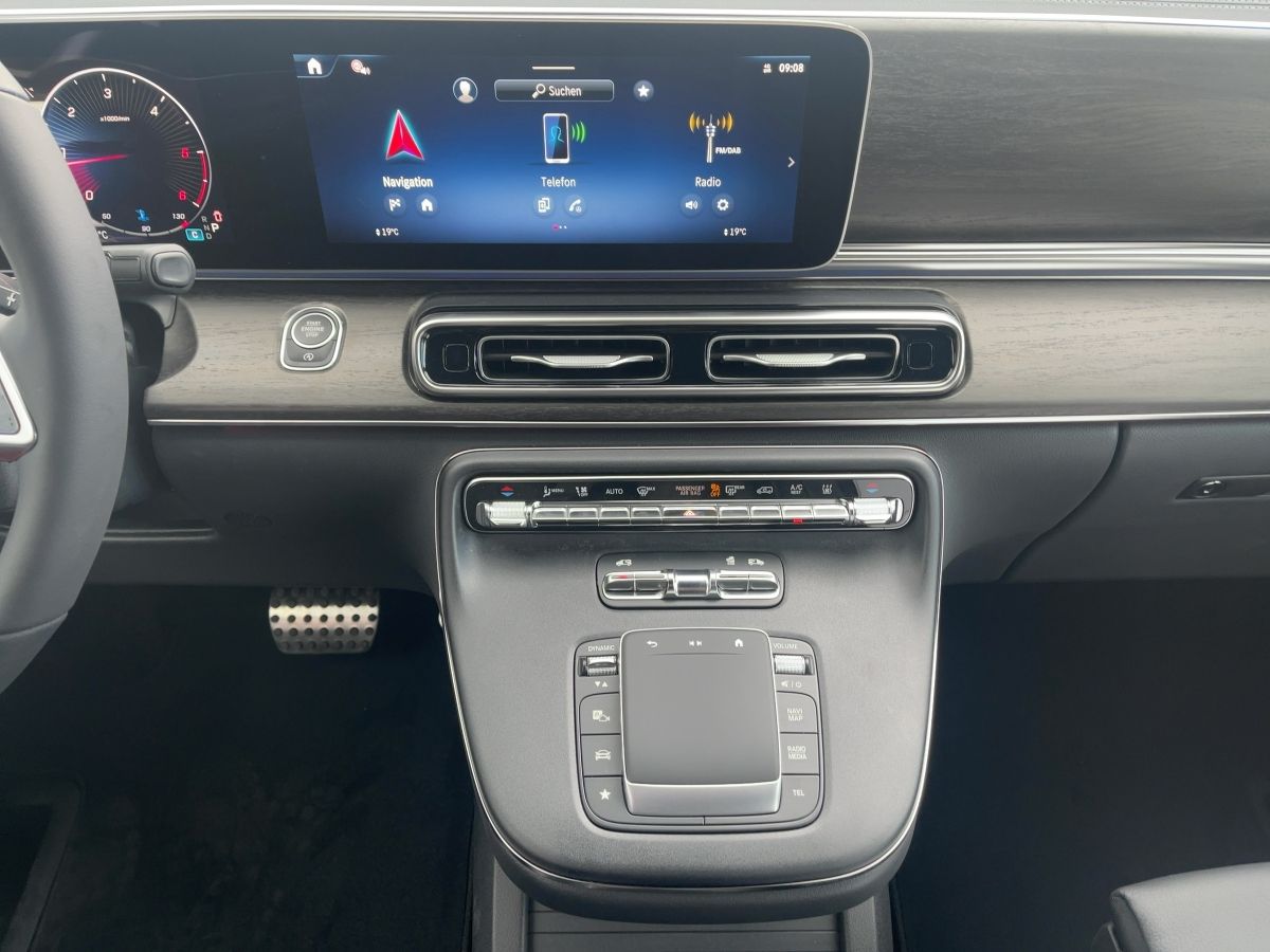 Fahrzeugabbildung Mercedes-Benz V 300 d 4M lang AMG/360°/Airmatic/AHK