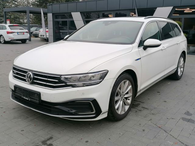 Volkswagen Passat Variant GTE PANO/AHK/NAVI/CAM/ACC