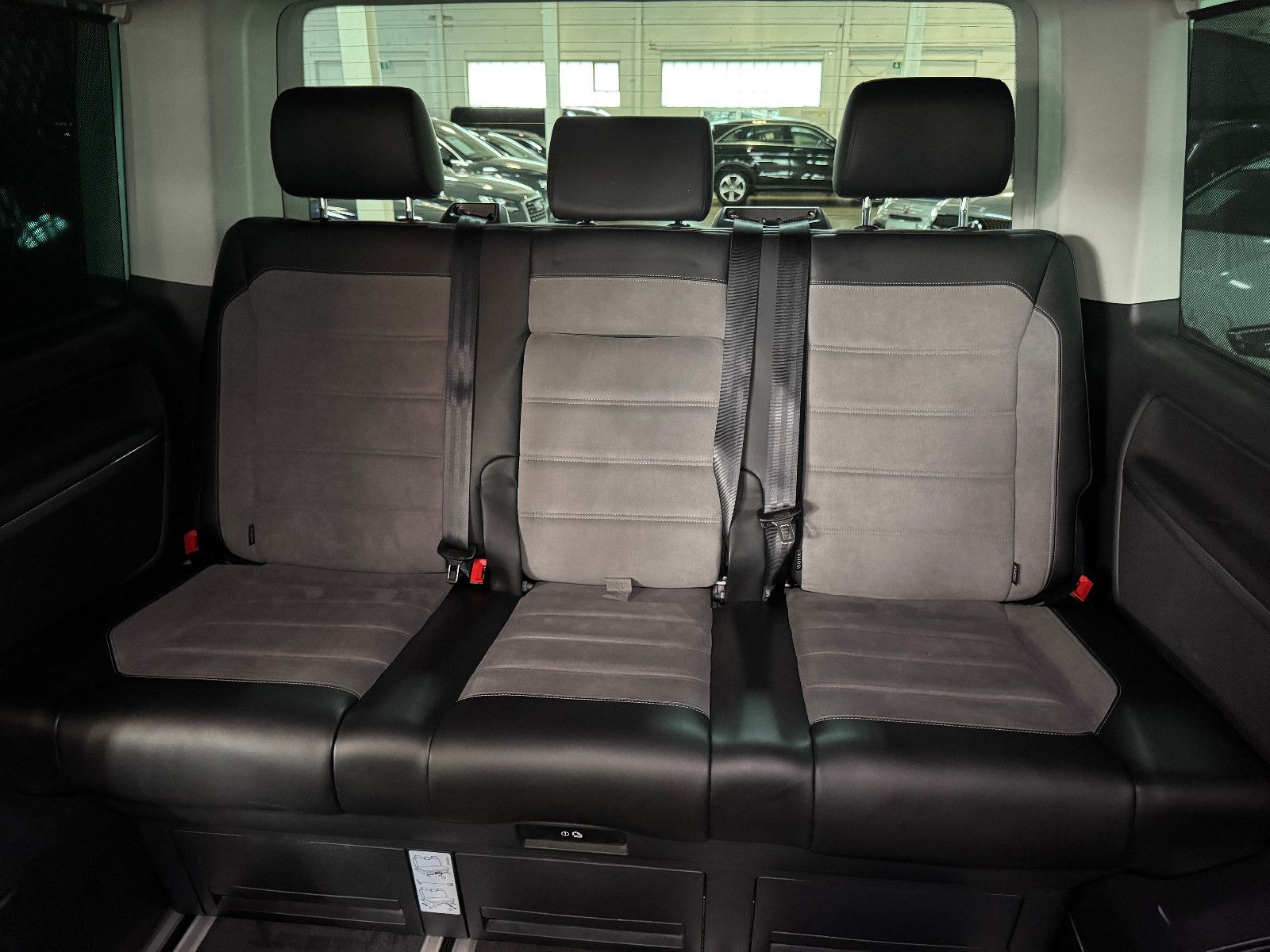 Fahrzeugabbildung Volkswagen T6.1 DSG 4MOTION IQ.DRIVE 7SITZER GENERATION SIX