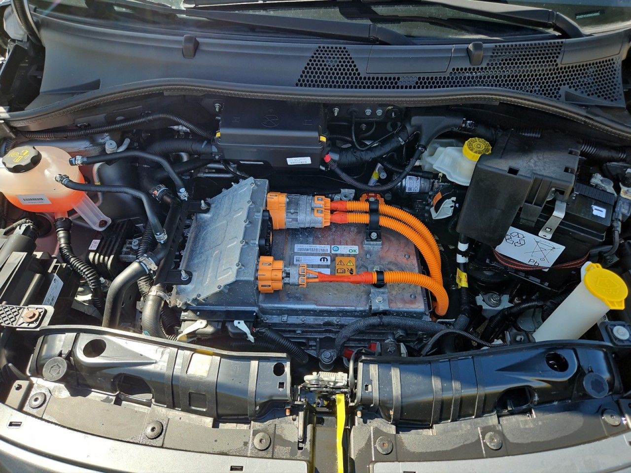 Fahrzeugabbildung Fiat 500 e Icon Batterieprotokoll,Navi 42kW Akku