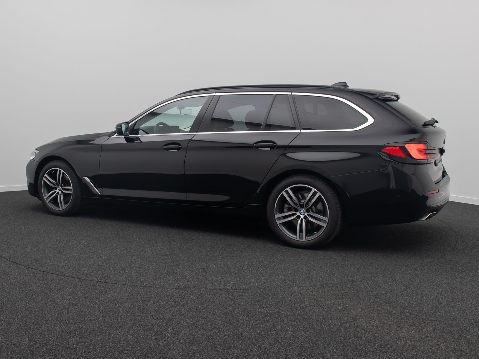 Fahrzeugabbildung BMW 520i HUD HiFi DAB Kamera Leder Alarm 4xKlima