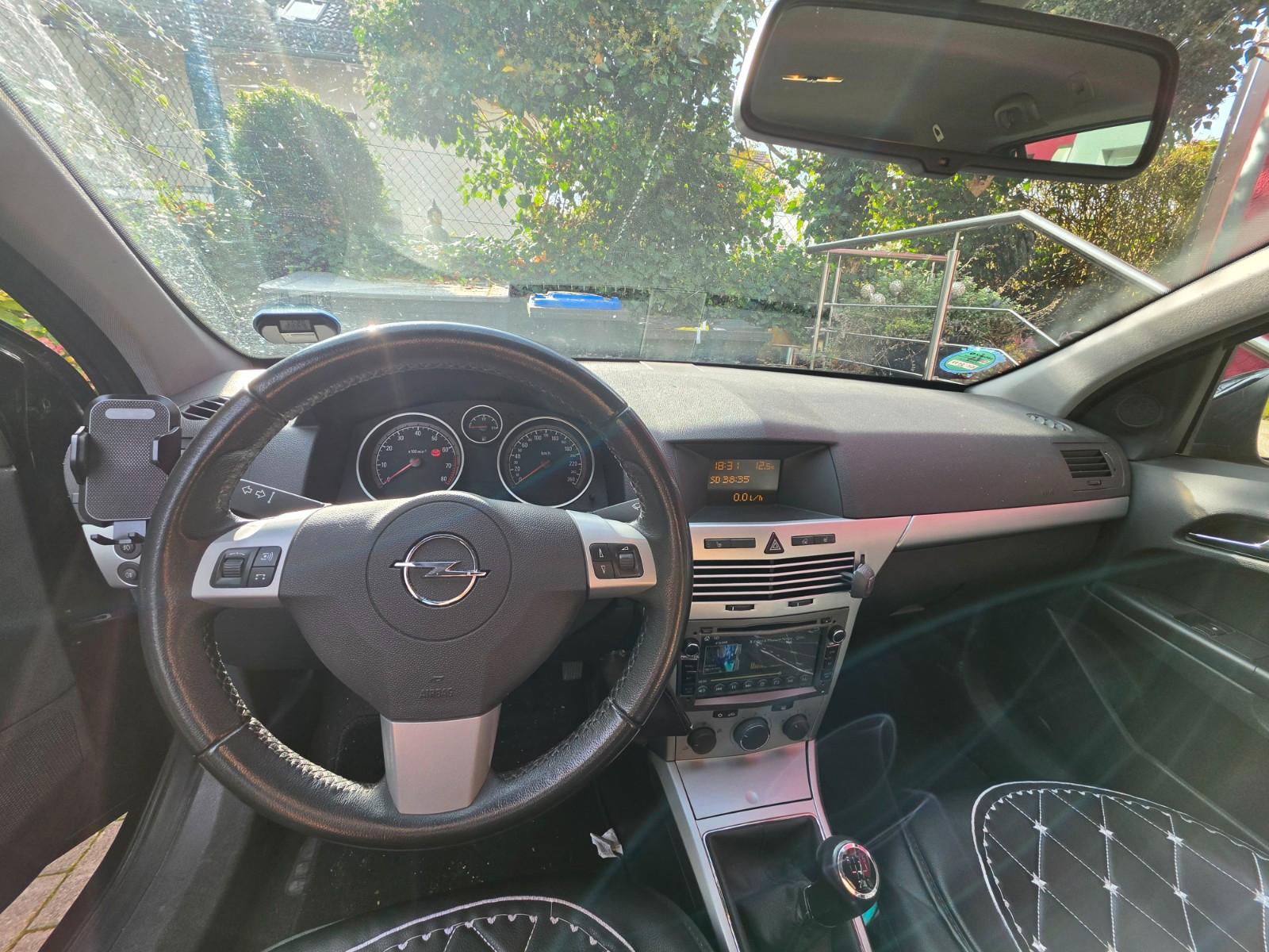 Opel Astra 2009 — photo 8