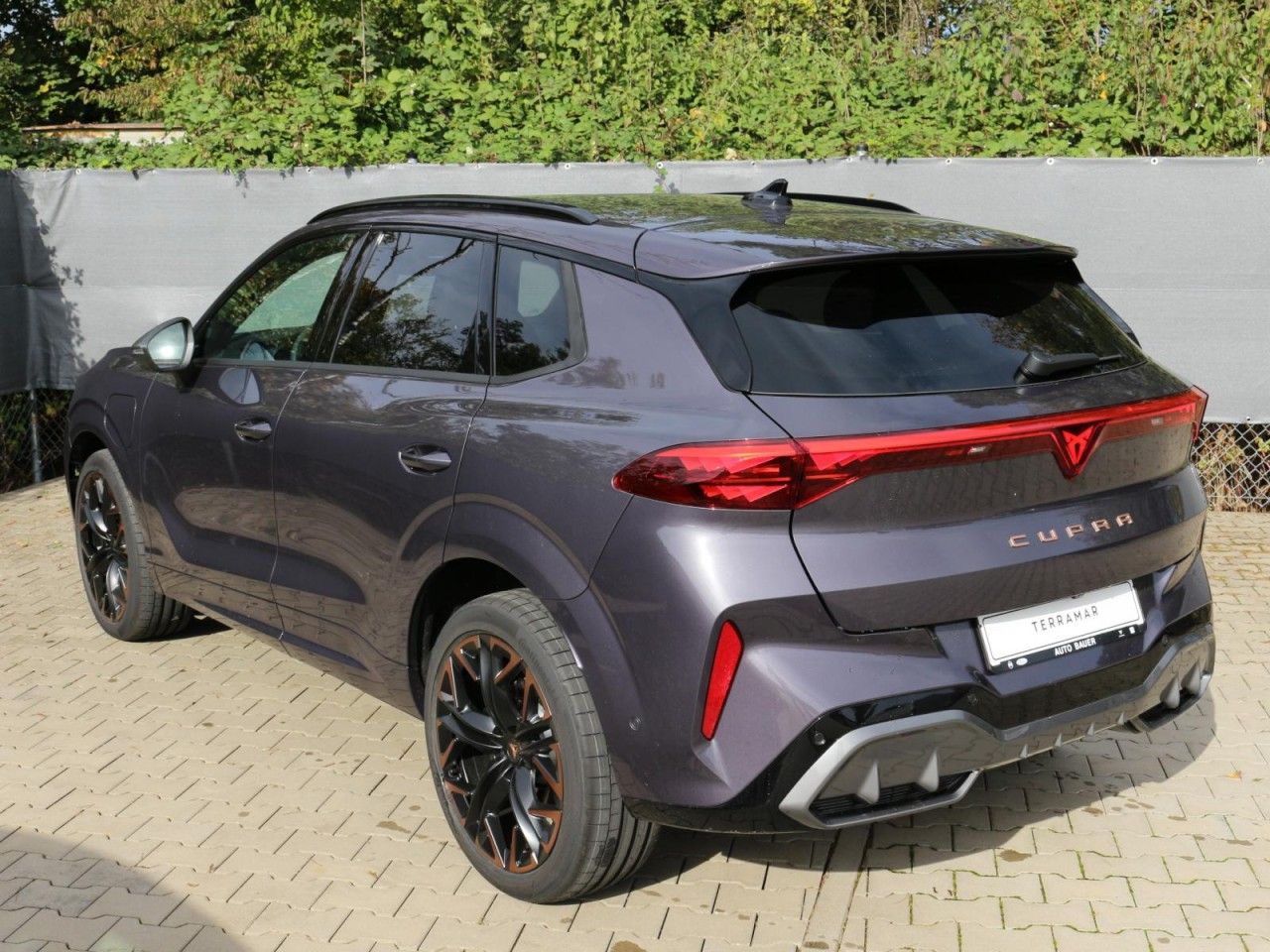 Fahrzeugabbildung CUPRA Terramar VZ 1.5 e-Hybrid DSG