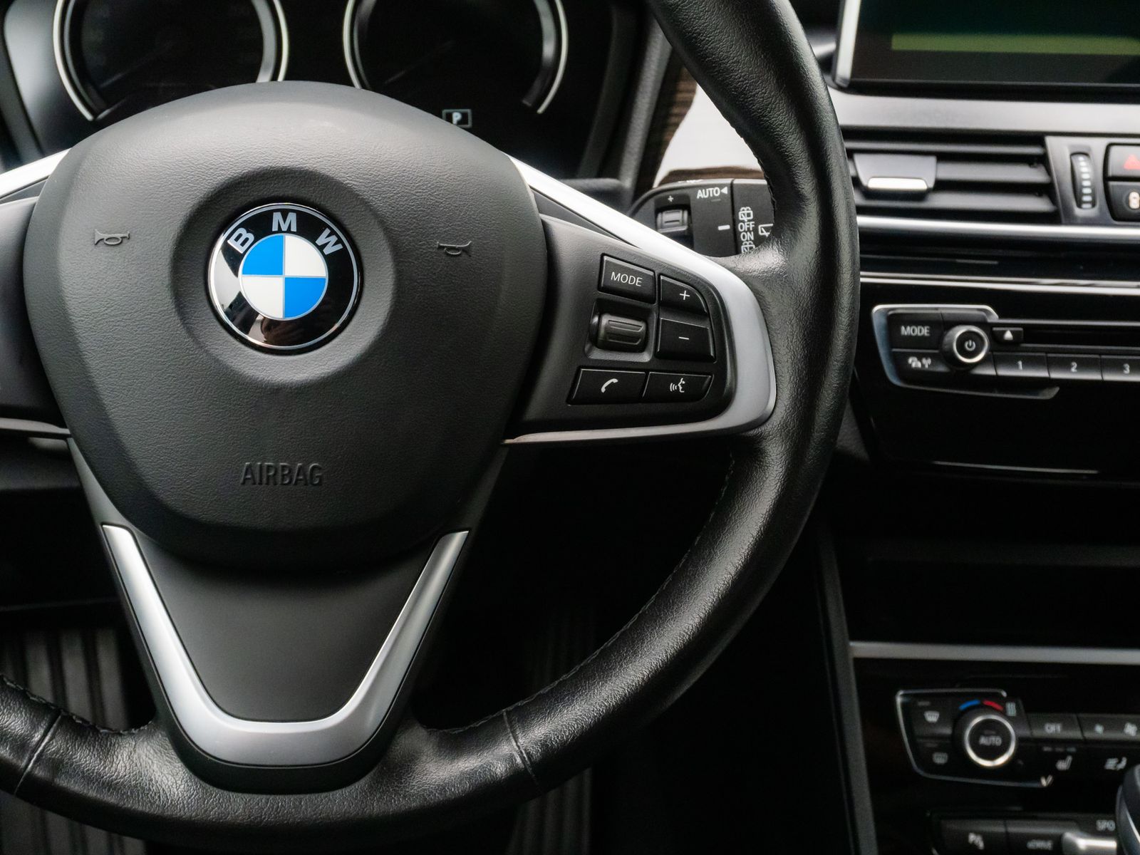 Fahrzeugabbildung BMW 225 Active Tourer iPerf ACC Kamera HUD DAB 18"