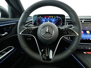 Mercedes E 220 - 11