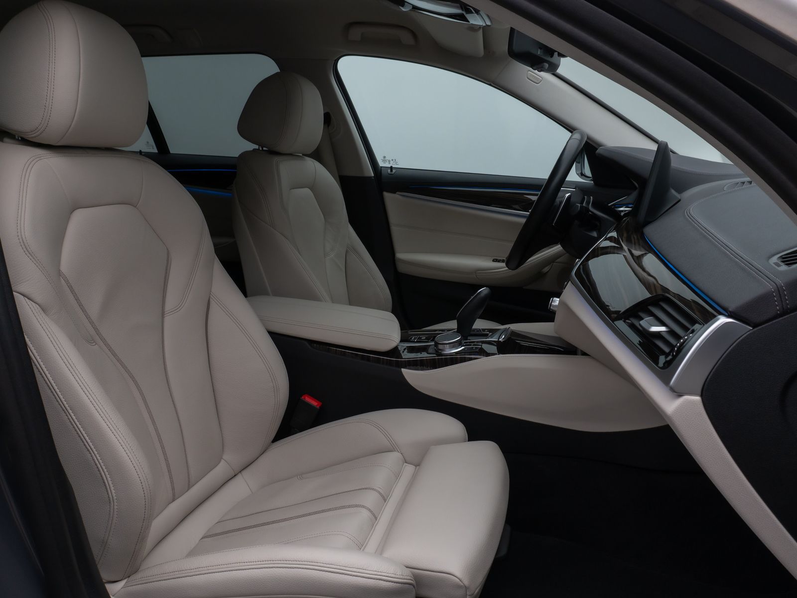 Fahrzeugabbildung BMW 530e Luxury Line Laser Kamera HUD DAB HiFi Sport