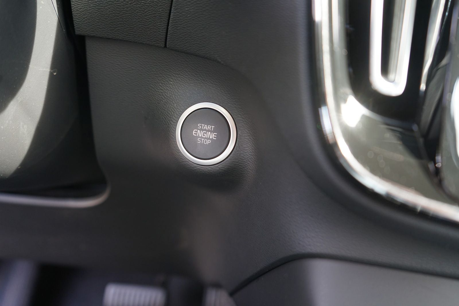 Volvo XC40 2.0 M-Hybrid Inscription AWD foto 24