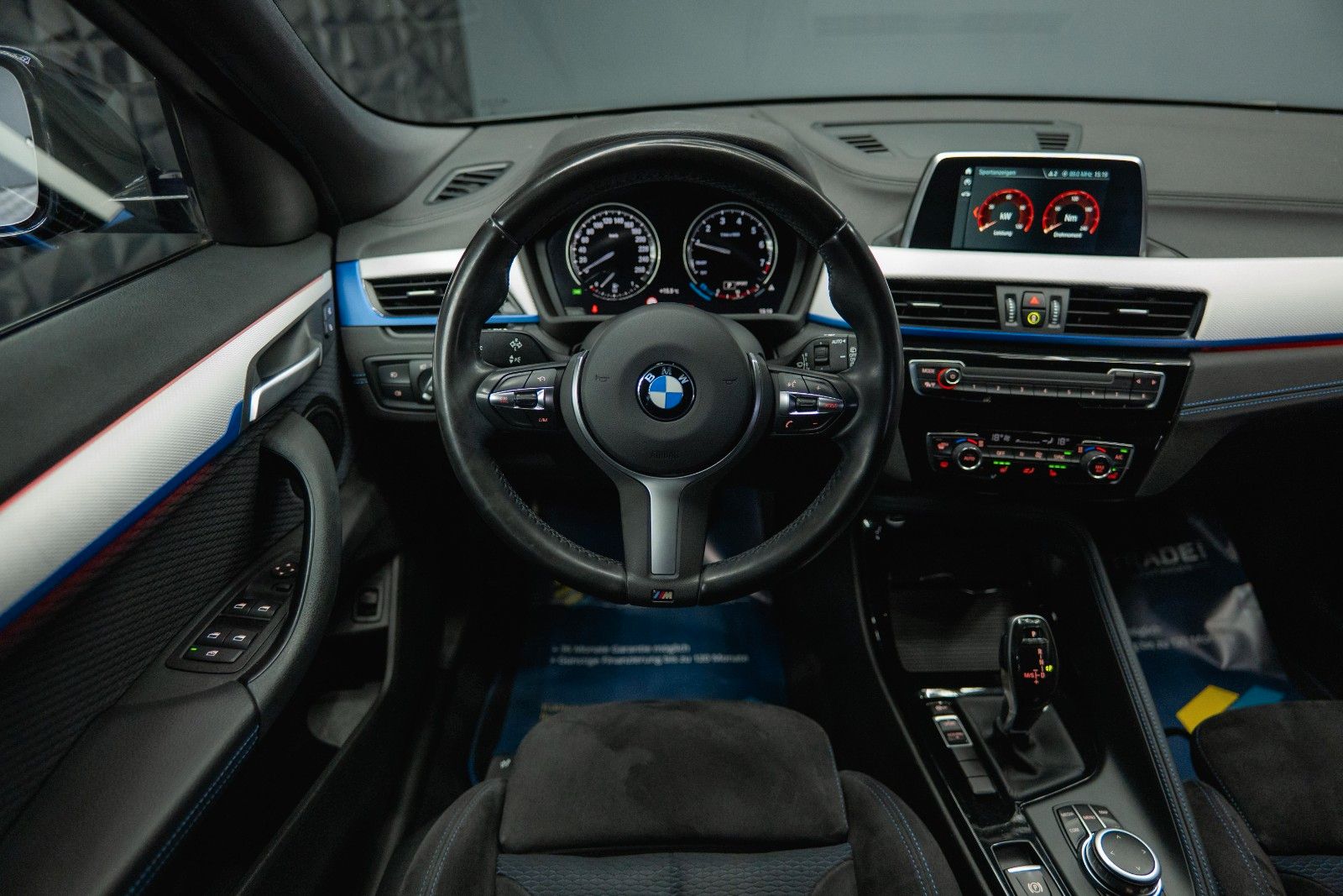 Fahrzeugabbildung BMW X2 sDrive 18i M Sport Automatik *Alcantara*LED*