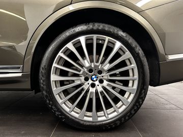 BMW X7 - 6