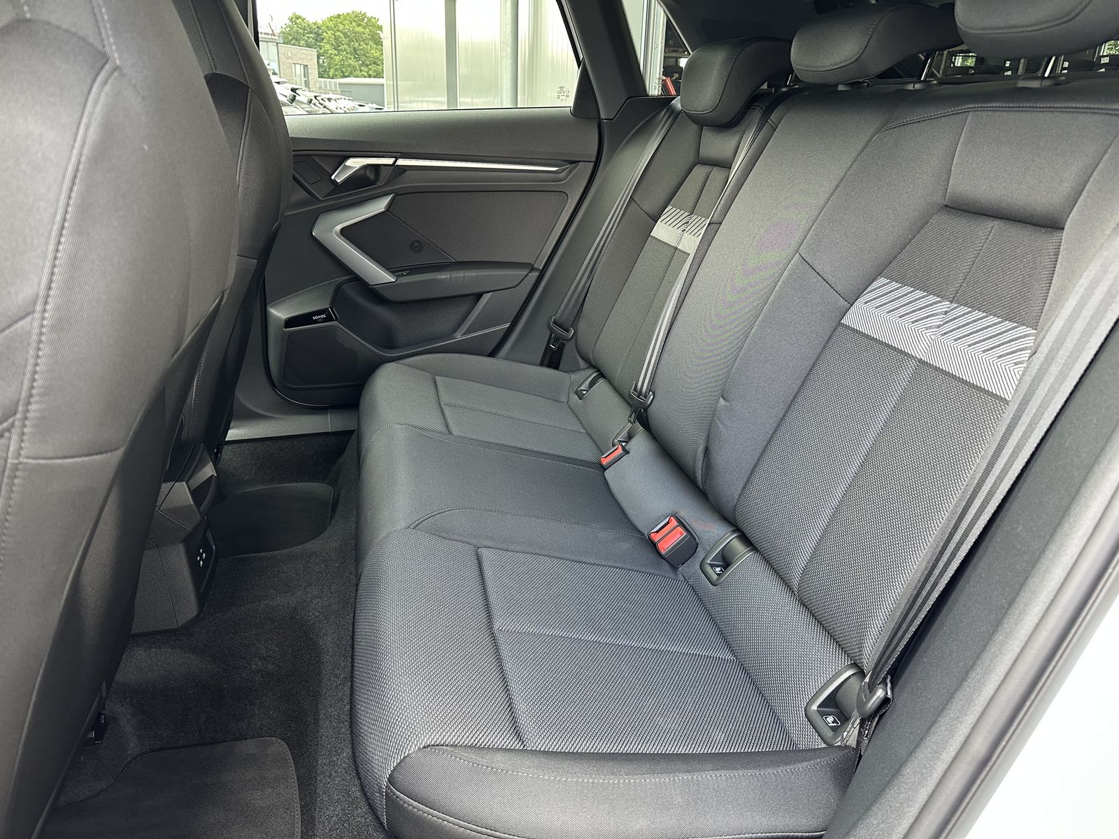 Fahrzeugabbildung Audi A3 35 TFSI allstreet NAV+LED+SONOS+17ZO+ACC+1HD