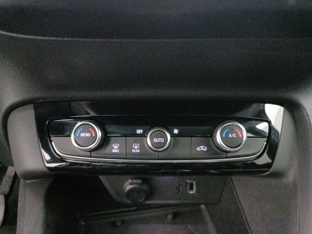 Fahrzeugabbildung Opel Corsa 1.2T 96KW Elegance LED/NAVI/R´CAM/OPC-LINE