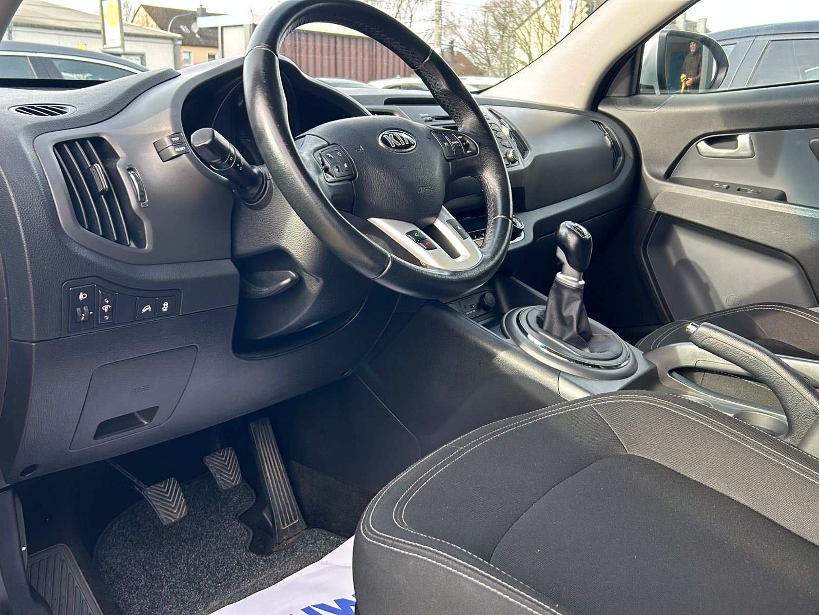 Fahrzeugabbildung Kia Sportage 2,0 Attract 2WD