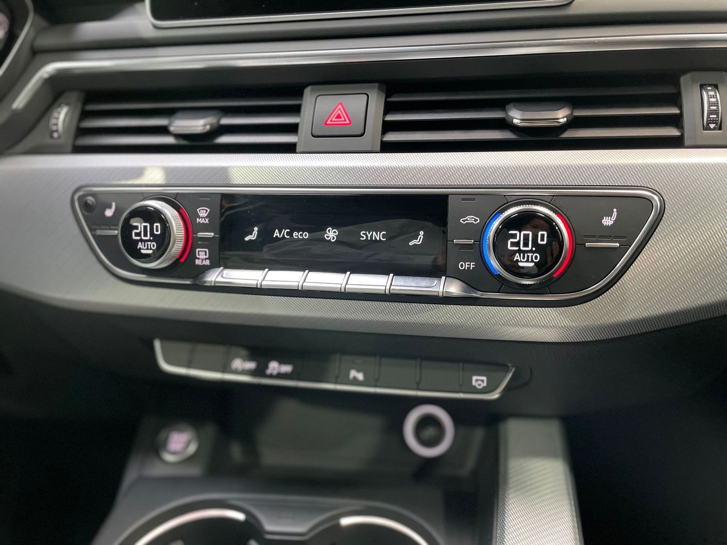 Fahrzeugabbildung Audi A4 S-Line sport#Xenon#Virtual#Tempo#Sound