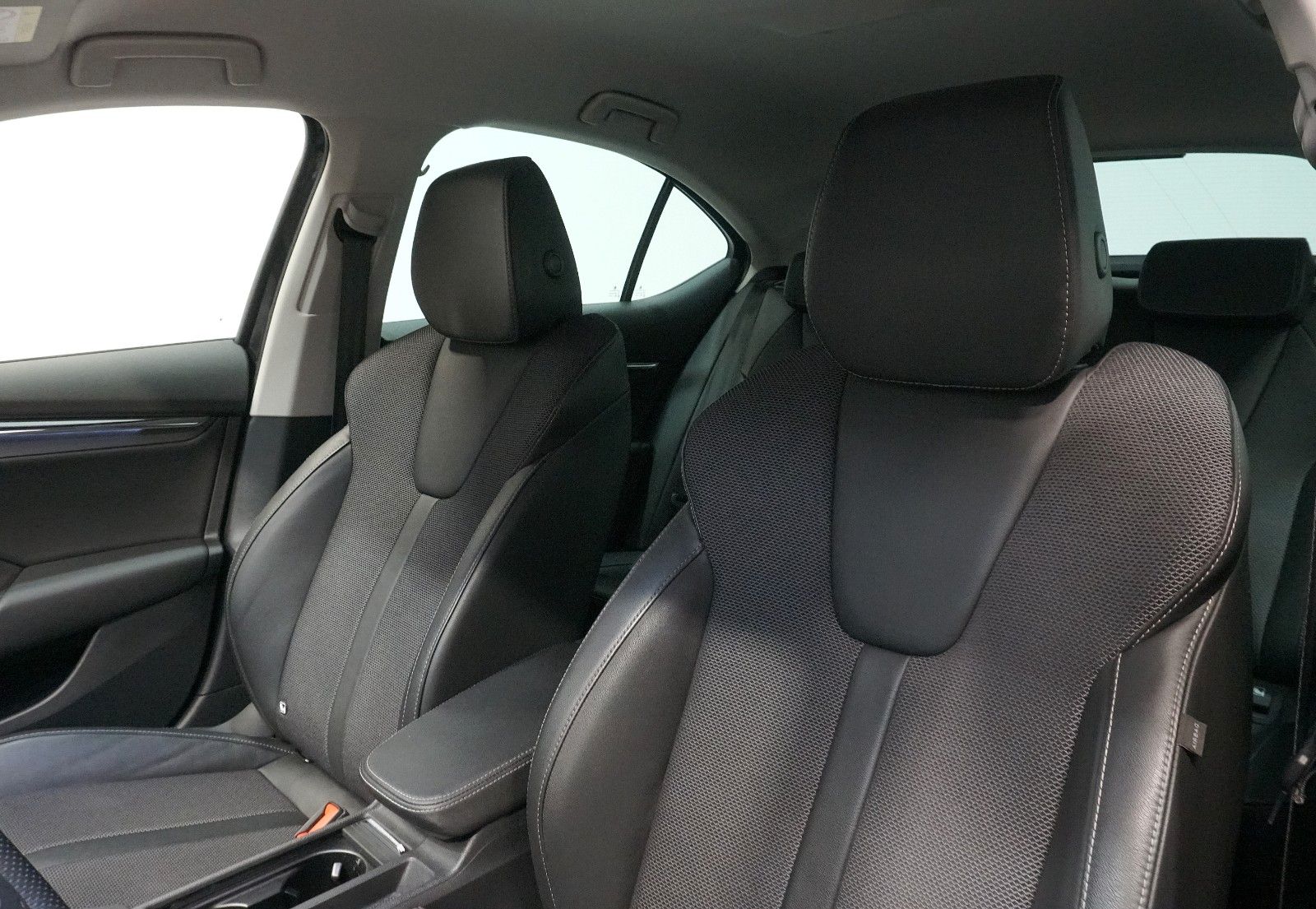 Skoda Octavia Lim. Style 2.0 TDI ACC HUD DAB LED LHZ foto 13