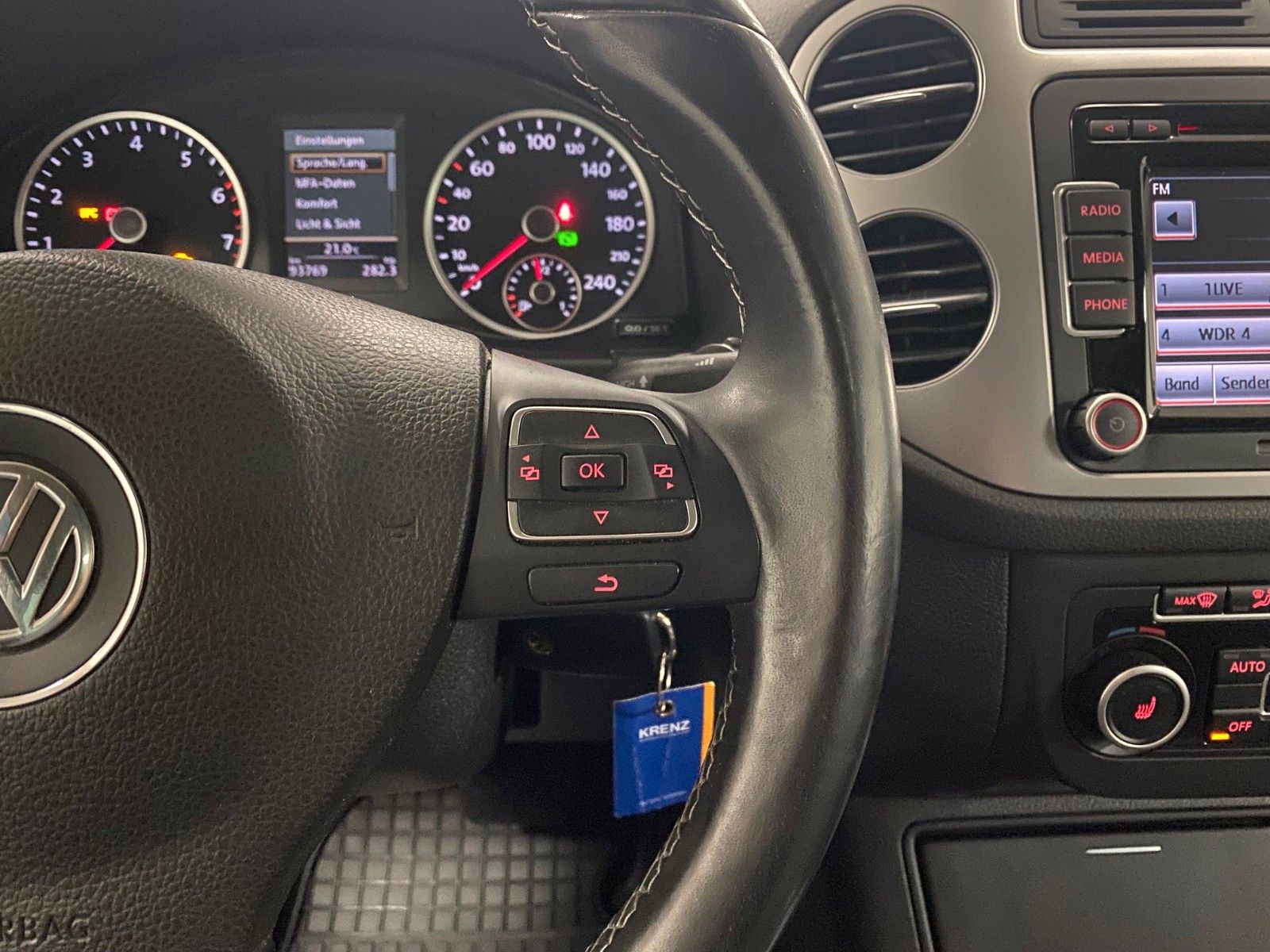 Fahrzeugabbildung Volkswagen Tiguan 2.0 TSI DSG 4MOTION LIFE+1.HAND+Bi-XENON+