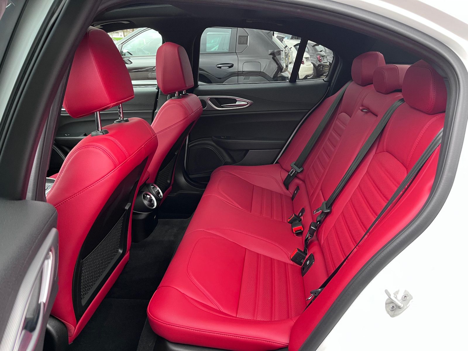 Fahrzeugabbildung Alfa Romeo Giulia Veloce Q4