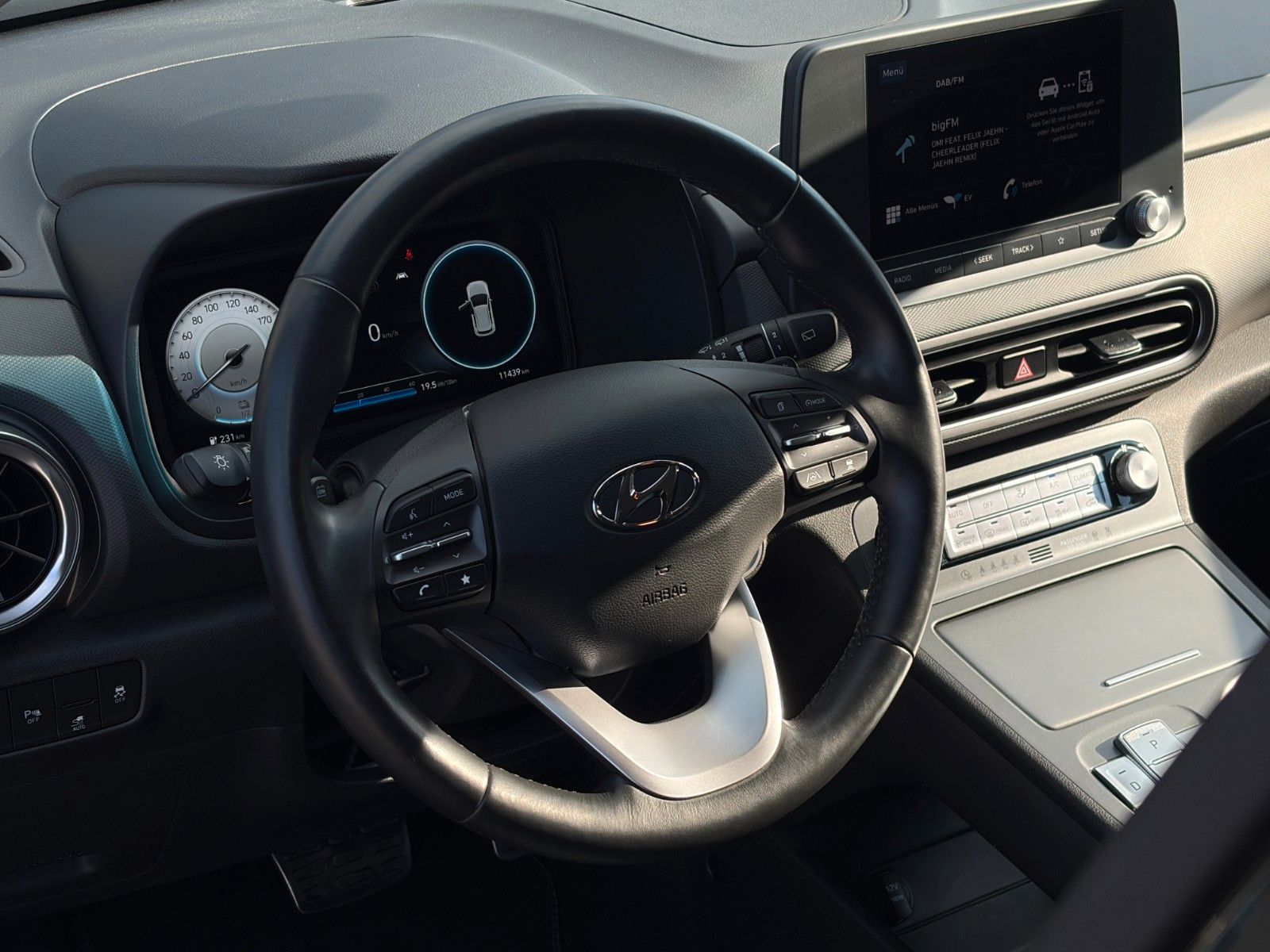 Fahrzeugabbildung Hyundai KONA E Select 2WD ACC PDC CAM LHZ SHZ CarPlay