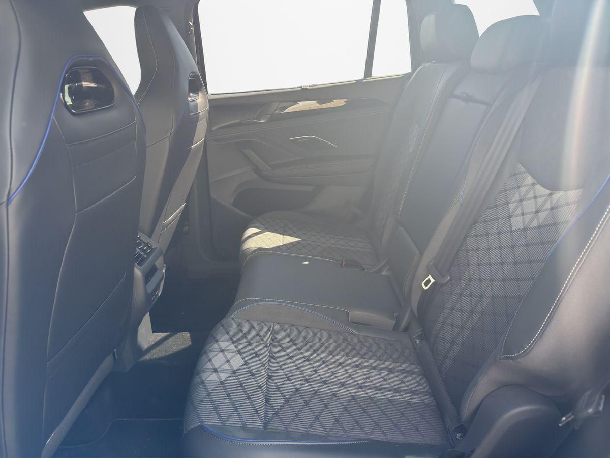 Fahrzeugabbildung Volkswagen Tayron R-Line 2.0 TSI 150 kW 4Motion