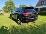 Jeep Overland 3.0 CRD V6 Multijet 184kw Pano+AHK+VOLL - Jeep Grand Cherokee: Schwarz