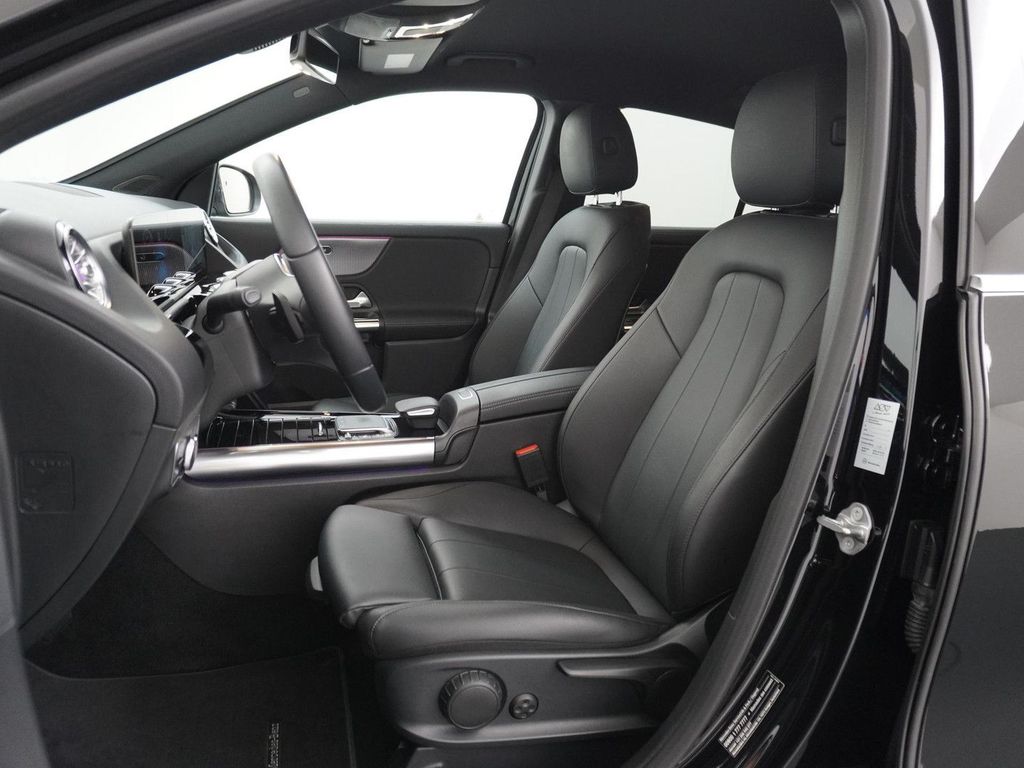 Mercedes-Benz GLA 200 Business Solution Luxury AMG Felgen MBUX
