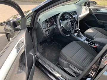 Volkswagen Golf - 5