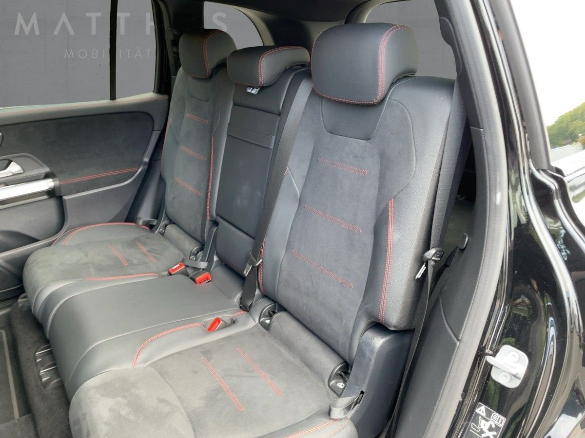 Fahrzeugabbildung Mercedes-Benz EQB 300 4M AMG/Night/Kamera/LED